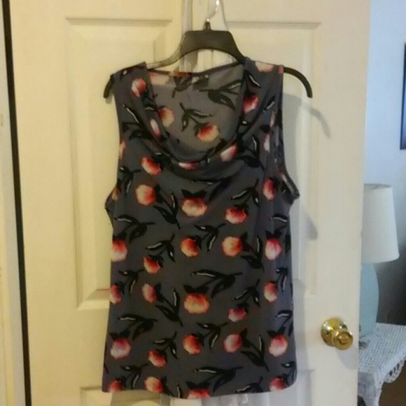 Clothes - Picture 3 of 8